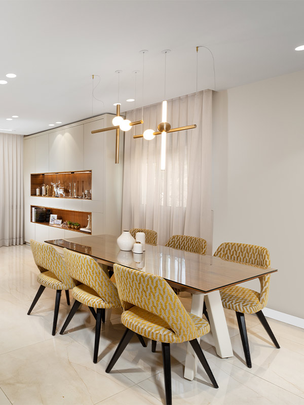 שולחן אוכל MOLI